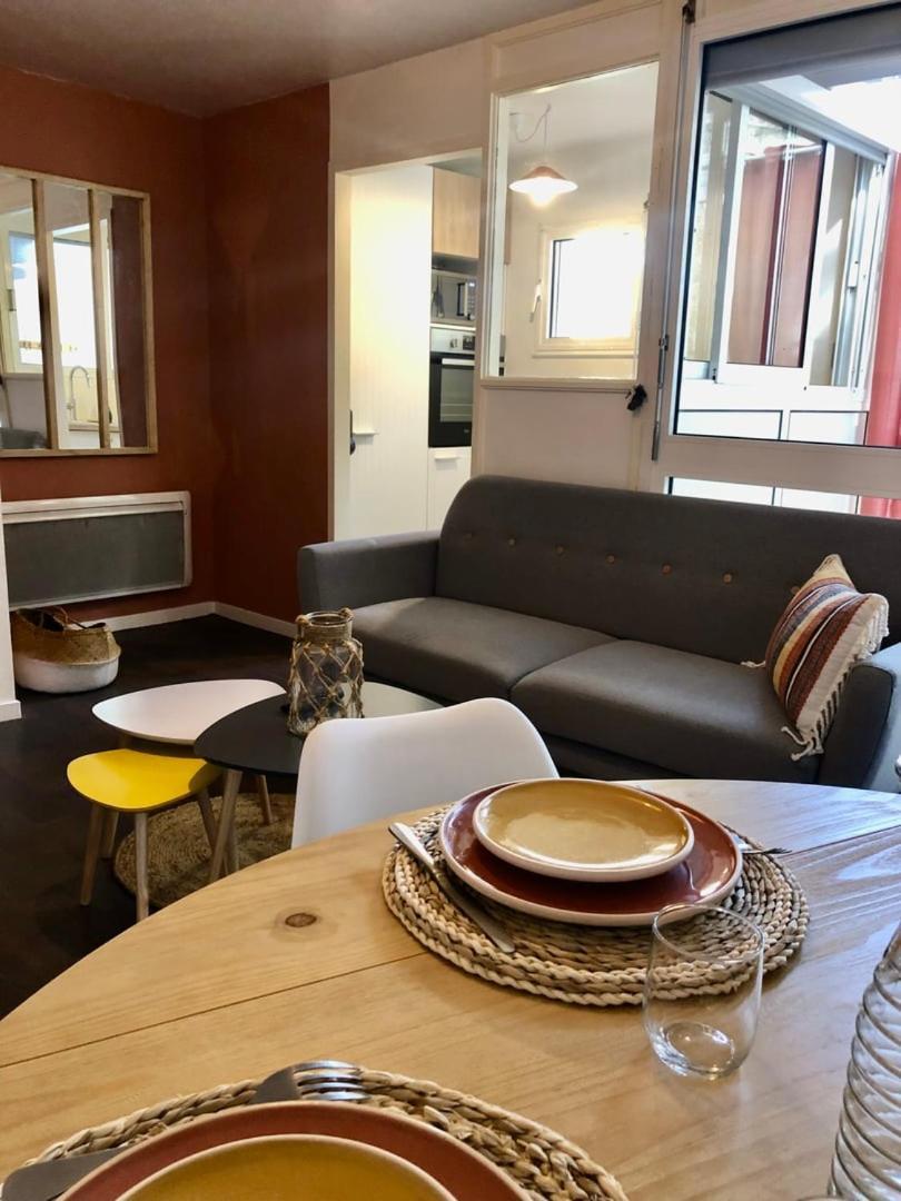 푸아티에 Le Carnot: City Centre With Parking Space 아파트 외부 사진